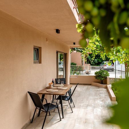 Apartment Mia Bijela Exteriér fotografie